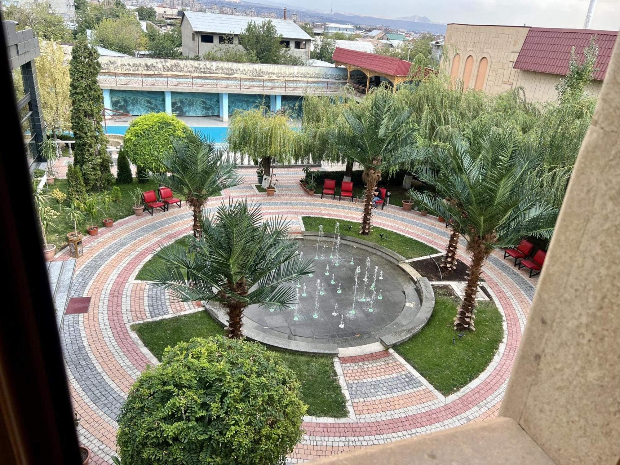 Armenian Royal Palace Ереван Екстериор снимка